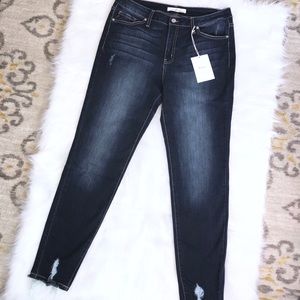 NWT KanCan skinny jeans. Size 31 high waist